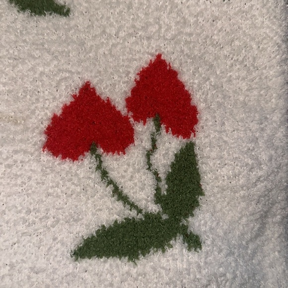 The Cozy Cottage Cherry Hearts Knitted Throw Blanket 🍒🍒♥️♥️ - Picture 3 of 6